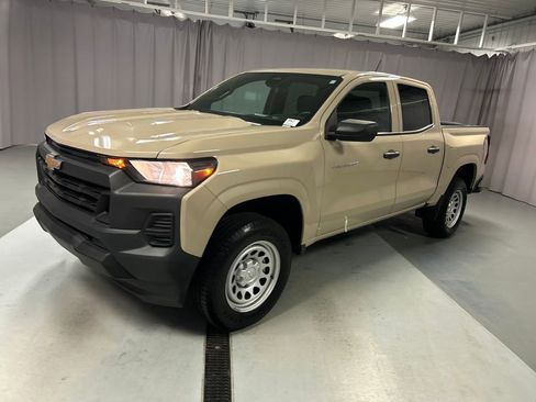 Used 2024 Chevrolet Colorado W/T RWD image 3