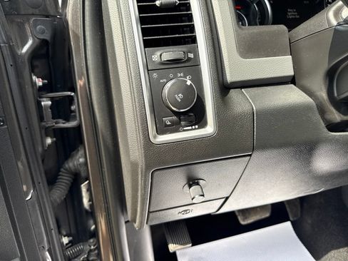 Used 2017 RAM 2500 Big Horn w/ Sport Appearance Group AWD/4WD image 26