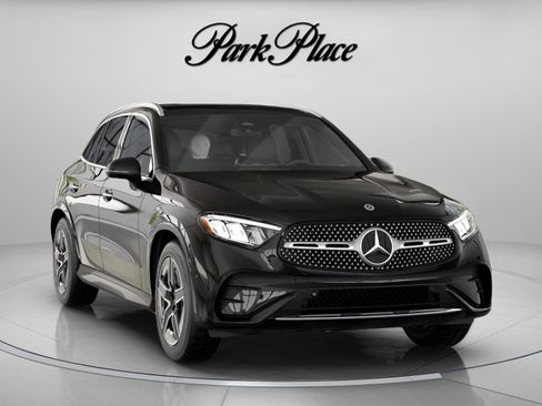Certified 2025 Mercedes-Benz GLC 300 image 33