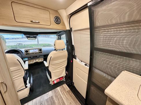 Used 2020 Mercedes-Benz Sprinter 3500 w/ Windows All Around Package image 57