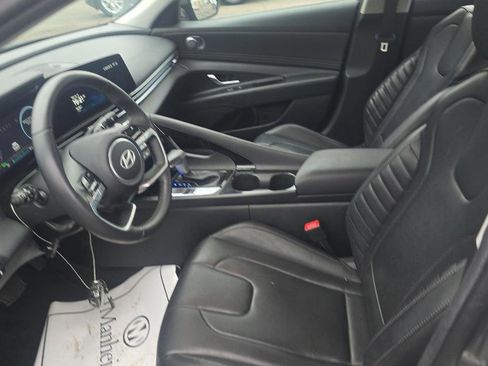 Used 2024 Hyundai Elantra Limited image 11