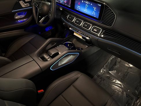 New 2026 Mercedes-Benz GLS 450 4MATIC image 16