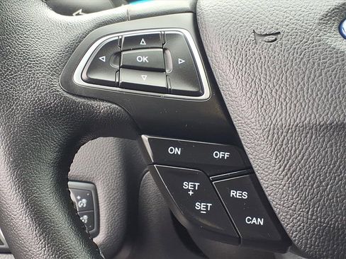 Used 2019 Ford Escape SEL image 12