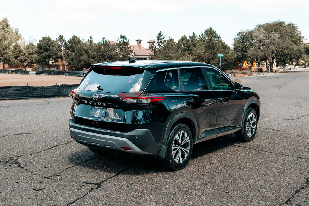 Used 2022 Nissan Rogue SV AWD/4WD image 16