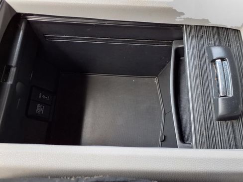 Used 2017 Honda Pilot Elite image 12
