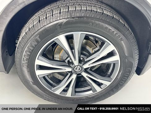 Certified 2018 Nissan Rogue SL FWD image 32