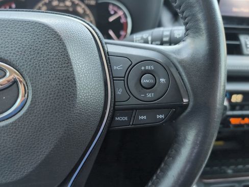 Used 2019 Toyota RAV4 Limited AWD/4WD image 16