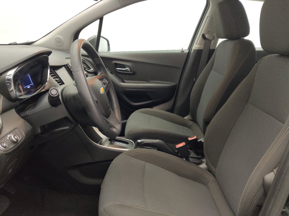 Used 2020 Chevrolet Trax LS w/ LPO, Cargo Package FWD image 17