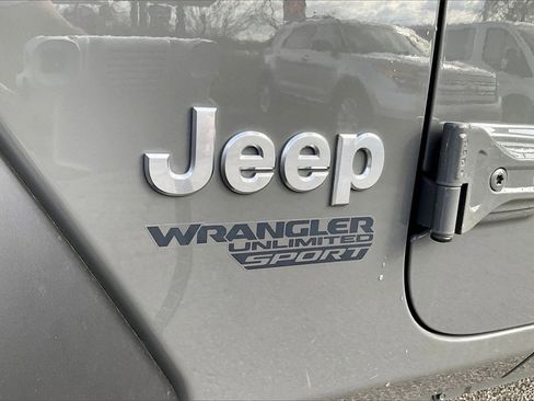 Used 2019 Jeep Wrangler Unlimited Sport S image 24