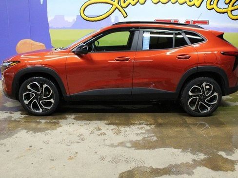 Certified 2024 Chevrolet Trax RS w/ Driver Confidence Package image 7