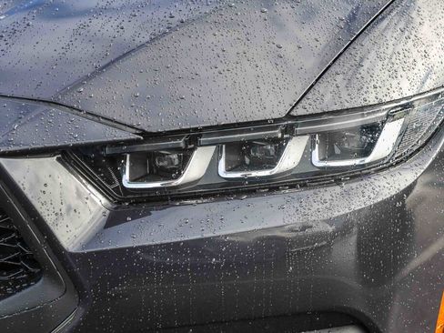 Used 2024 Ford Mustang Convertible image 20