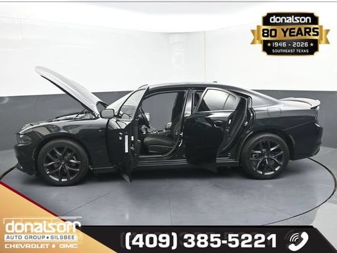 Used 2022 Dodge Charger SXT w/ Blacktop Package RWD image 22