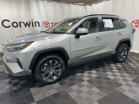 Used 2023 Toyota RAV4 XLE Premium image 4