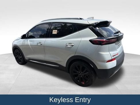 Used 2023 Chevrolet Bolt EUV Premier w/ Sun & Sound Package FWD image 9