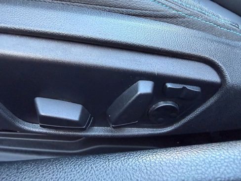 Used 2022 BMW Z4 M40i w/ Premium Package image 25