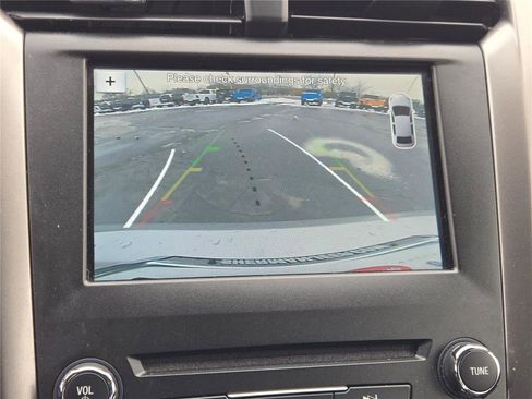 Used 2017 Ford Fusion SE w/ Fusion SE Technology Package image 29