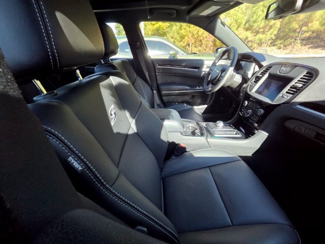 Used 2023 Chrysler 300 S w/ Comfort Group RWD image 8