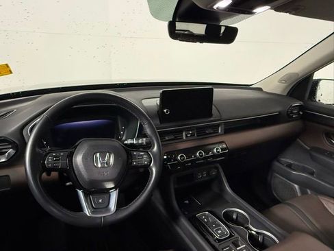 Used 2024 Honda Pilot Elite image 40