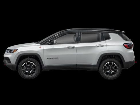 Certified 2023 Jeep Compass Trailhawk w/ Trailhawk Elite Group image 3