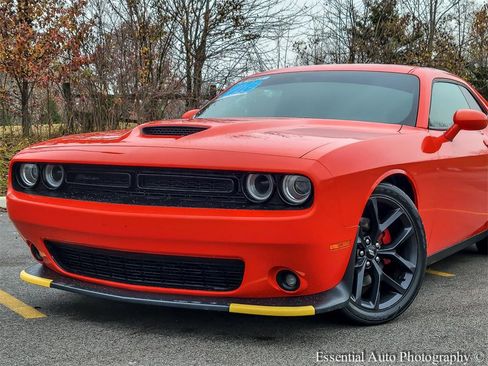 Used 2019 Dodge Challenger GT w/ Blacktop Package image 2