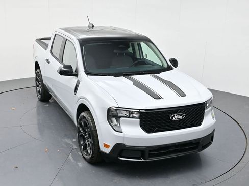 New 2025 Ford Maverick XLT w/ Equipment Group 301A image 37