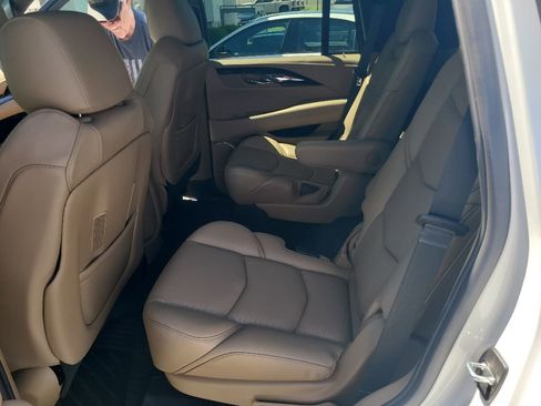 Used 2020 Cadillac Escalade Platinum AWD/4WD image 6