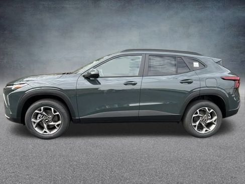 New 2025 Chevrolet Trax LT w/ Driver Confidence Package image 6