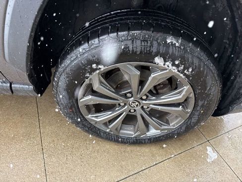 Used 2022 Toyota RAV4 Limited image 10