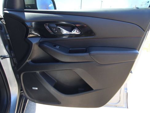 Used 2023 Chevrolet Traverse RS AWD/4WD image 43