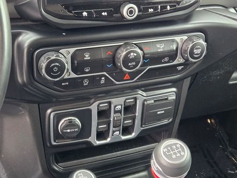 Used 2021 Jeep Wrangler Unlimited Sport image 26