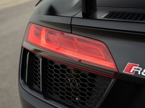 Used 2017 Audi R8 V10 plus image 37