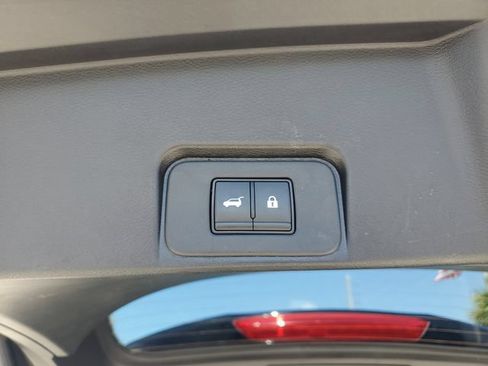 Used 2025 Nissan Rogue SV FWD image 14