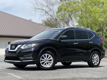 Used 2018 Nissan Rogue SV w/ Premium Package
