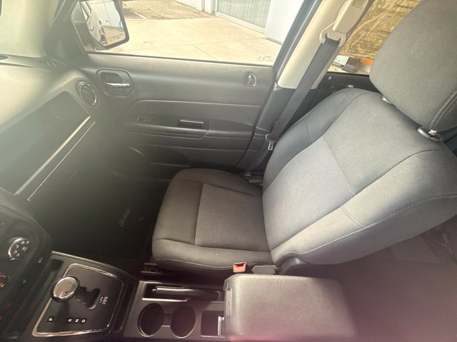 Used 2014 Jeep Patriot Latitude AWD/4WD image 21