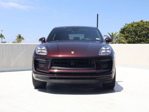 Certified 2023 Porsche Macan AWD/4WD image 6