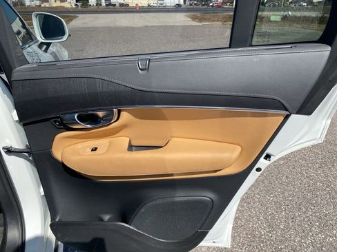 Used 2024 Volvo XC90 T8 Ultimate w/ Lounge Package image 15