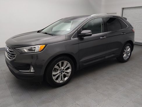 Used 2019 Ford Edge Titanium AWD/4WD image 2
