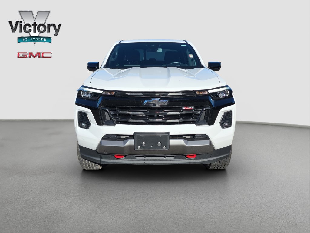 Used 2024 Chevrolet Colorado Z71 w/ Z71 Convenience Package 2 AWD/4WD image 2