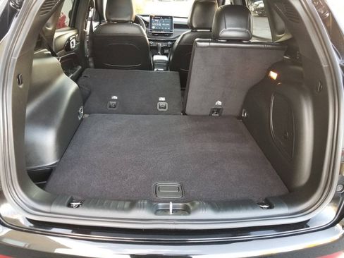 Certified 2024 Jeep Compass Trailhawk w/ Sun and Sound Group AWD/4WD image 18