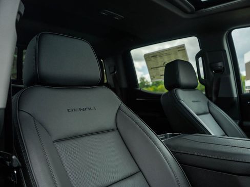 New 2026 GMC Sierra 1500 Denali w/ Denali Reserve Package image 10