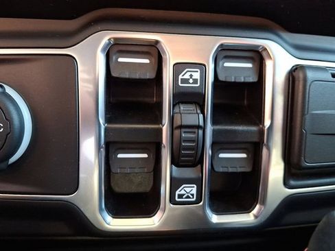 Used 2022 Jeep Wrangler Unlimited Sport AWD/4WD image 35