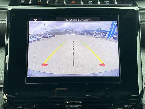 Used 2024 Jeep Grand Cherokee Laredo image 13