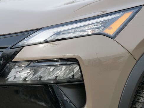 Certified 2025 Nissan Rogue SV image 16