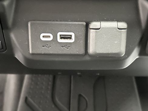 Used 2022 Chevrolet Silverado 2500 Custom w/ Gooseneck/5TH Wheel Package image 37