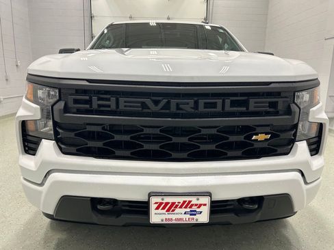 Used 2023 Chevrolet Silverado 1500 Custom AWD/4WD image 2