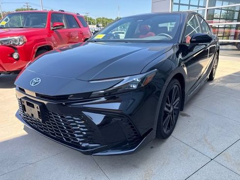 Used 2026 Toyota Camry XSE AWD/4WD image 3