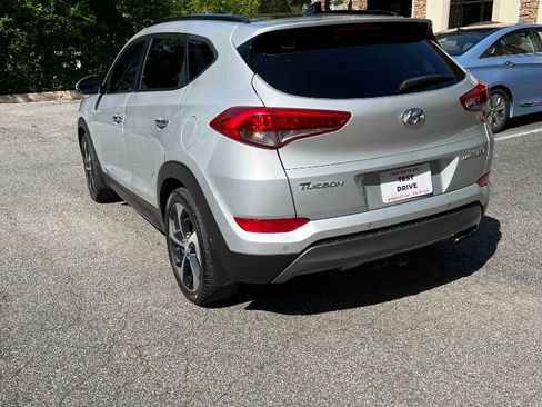 Used 2016 Hyundai Tucson Limited w/ Option Group 03 FWD image 3