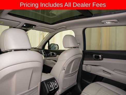Used 2023 Kia Sorento S w/ Panoramic Sunroof Package FWD image 8