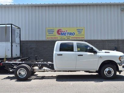 New 2024 RAM 3500 Tradesman w/ Chrome Appearance Group