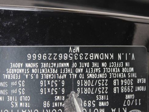 Used 2008 Kia Sedona LX image 10